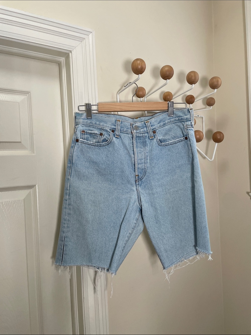 Levi's - Classic Cutoff Denim Shorts - Blue - 29